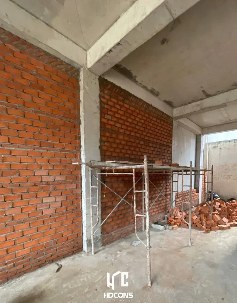 Công tác thi công xây gạch với các hàng gạch xây đúng chuẩn