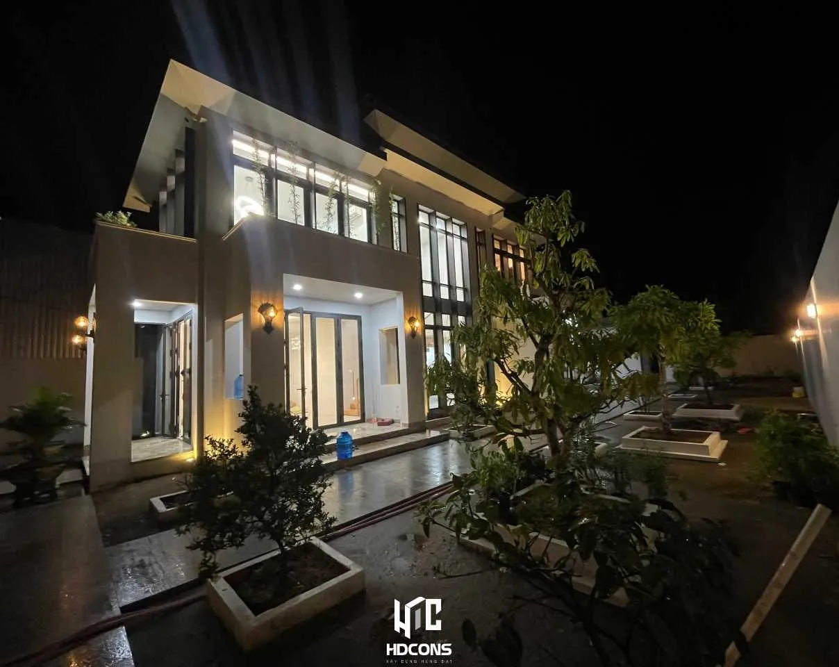 Biệt thự hoàn thiện lung linh về đêm
