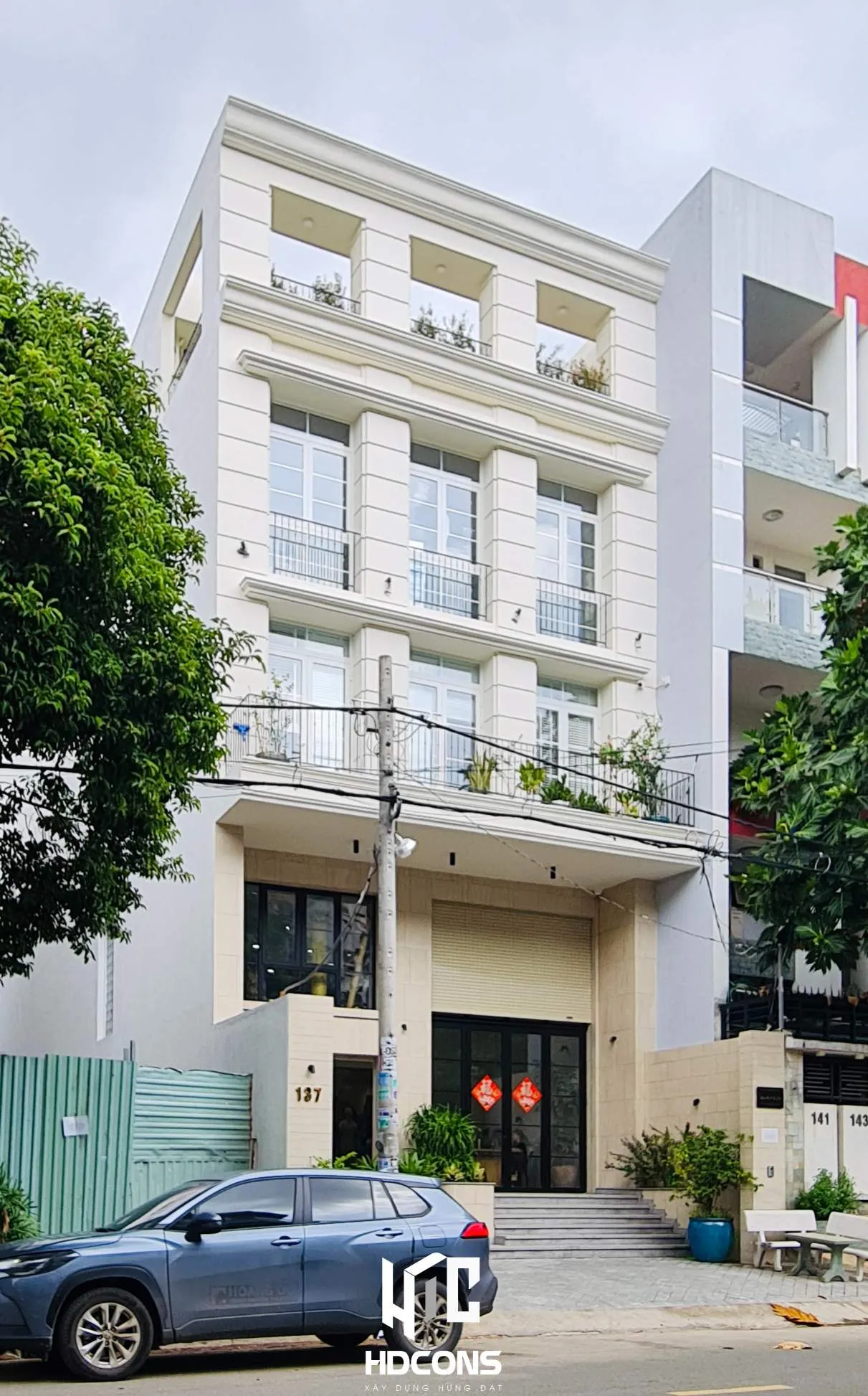 Mặt đứng chính được thi công theo đúng thiết kế